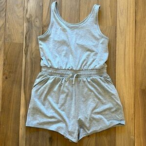 Girls size 15/16 Abercrombie ypb active romper. Like new!
